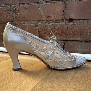 👠 Vintage Stuart Weitzman “Cinderella” Wedding Shoe 👠
